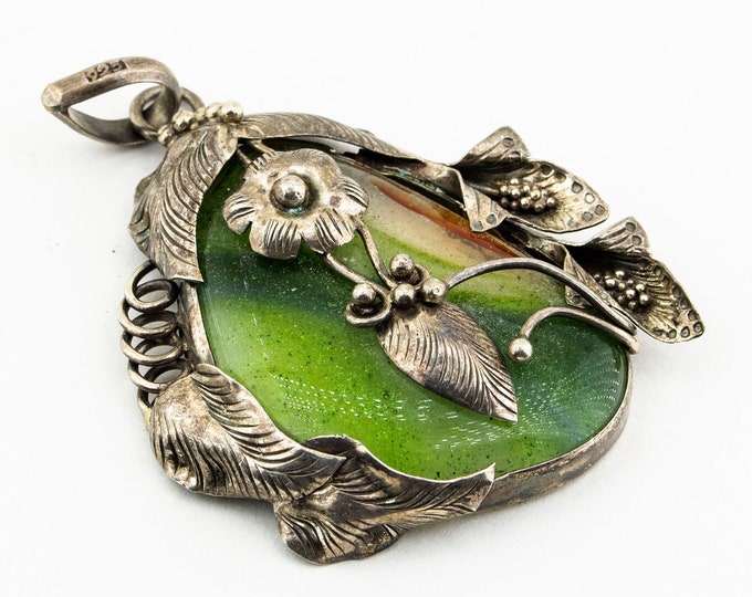 Vintage LVP France Leaves & Flowers on the Green Stone Pendant Design Large Necklace 925 Sterling Silver NC 2173Q