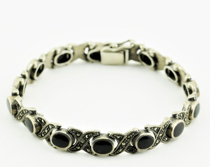 Vintage XOXO Design Oval Black Onyx & Marcasite Link Bracelet 925 Sterling Silver BR 351Q