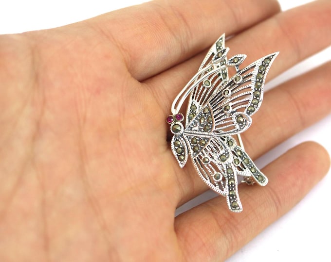 Vintage Shiny Butterfly With Movable Wings Marcasite Design Pin/Brooch 925 Sterling BB 1707