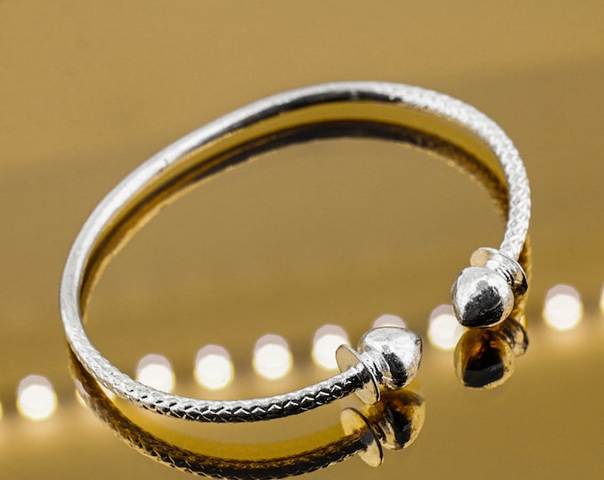 Vintage West Indian Cone Pointed Round Beads Ends Design Bangle 925 Sterling Silver Bracelet  BR 3162Q