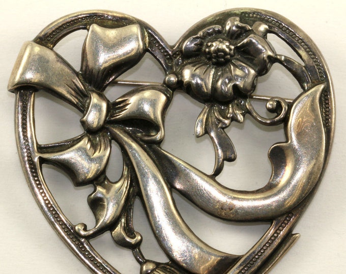 Vintage HEART Shape Floral Design Women's Pin/Brooch 925 Sterling Silver BB 731-E