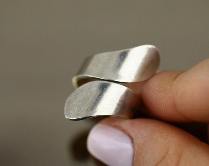 Size 6 Plain Overlap Statement Design Ring 925 Sterling Rg 1344