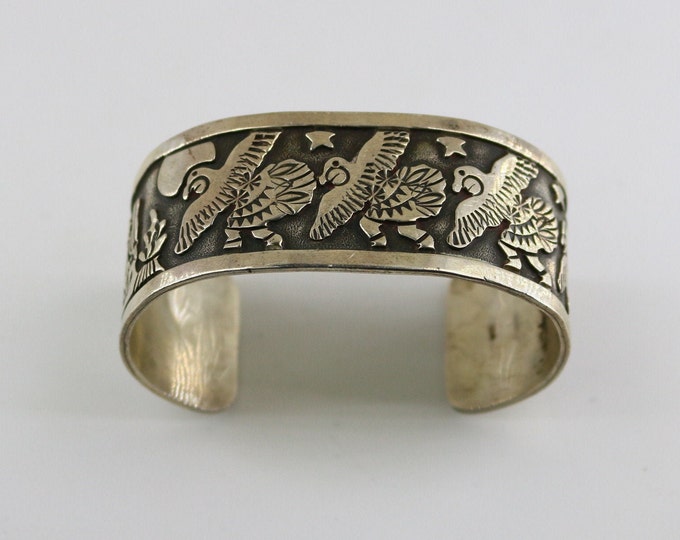 Vintage Floyd Becenti Jr (1st mark) & Lloyd Becenti Navajo Southwestern Birds Scene Design Cuff Bracelet 925 Sterling Silver BR 375