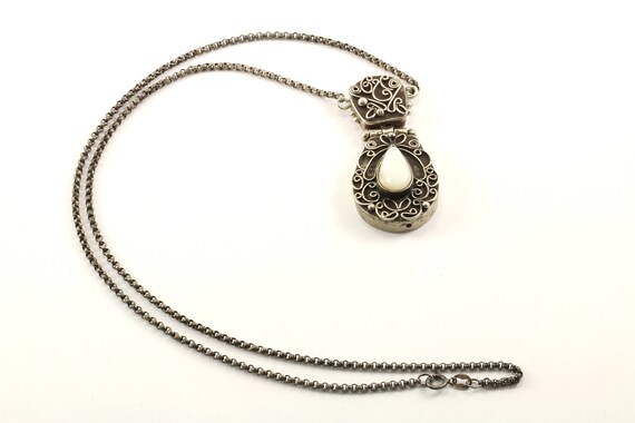 Vintage Large Beautiful Scroll Design Mother of P… - image 2