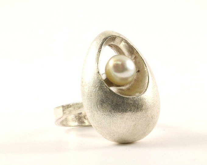 Vintage  Natural Freshwater Pearl Loop Design Ring 925 Sterling RG 2880