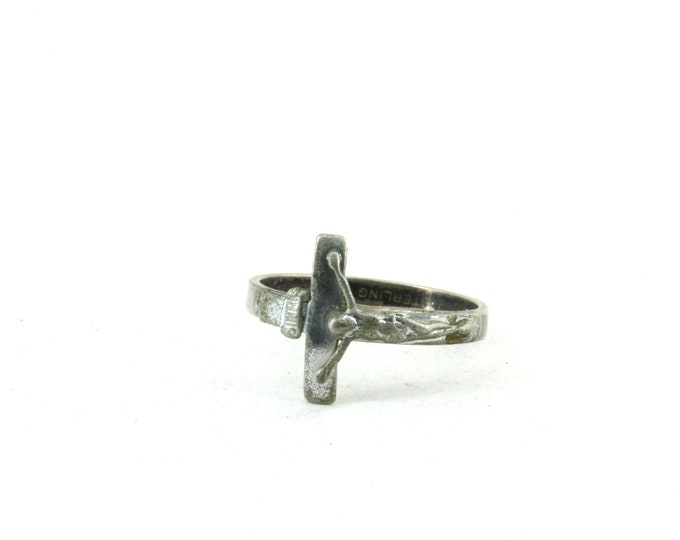 Vintage Size 8 Crucifix  Ring 925 Sterling Silver RG 4177