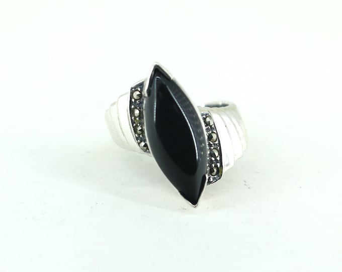 Vintage Size 8 Black Onyx & Marcasite  925 Sterling  Silver Ring RG 3312