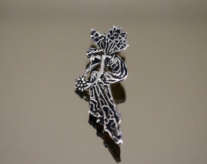 Vintage Sterling Silver Forest Fairy Brooch Flower Accent BB 006