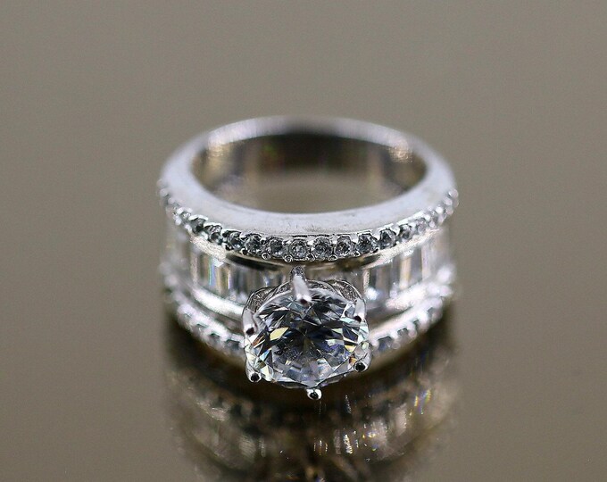 Vintage Square Round Shape Shiny White Crystals Cz Design Ring 925 Sterling Silver Size 6.75 Rg 4374