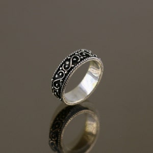 Vintage Size 6.75 Beaded Scroll Infinity Eternity Sign Band India Design Ring 925 Sterling Silver RG 1977