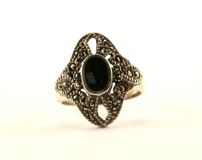 Vintage Size 7 Oval Black Onyx Design Marcasite Ring 925 Sterling Silver RG 1601