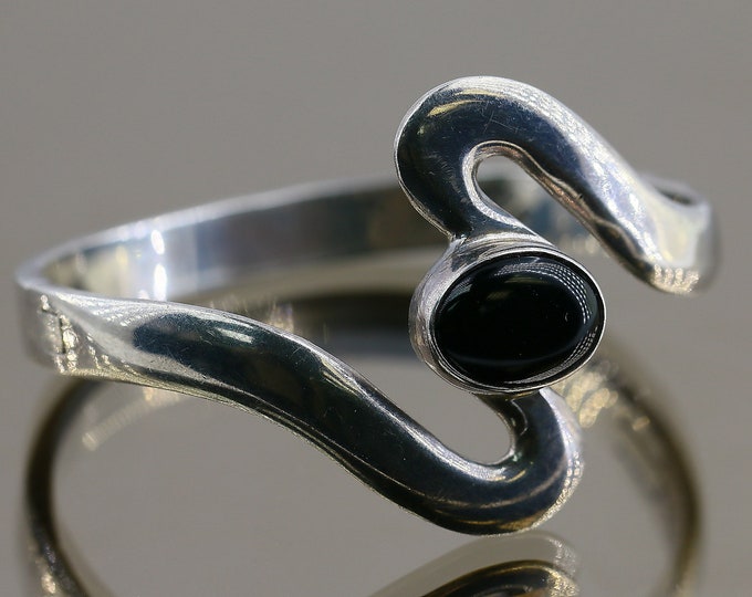 Vintage Curved Scroll Black Onyx Design Bangle Bracelet 925 Sterling BR 2813