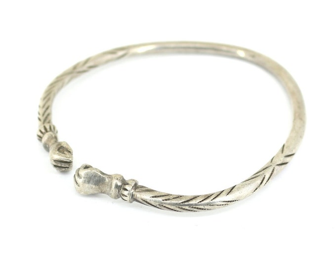 Vintage Rare West Indian Fighting Fists Pointed Ends Thick Heavy Design Cuff Bracelet  925 Sterling Silver BR 514