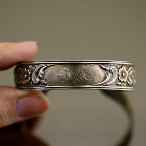 Vintage Antique S Kirk & Son Engraving Abbreviation JDA Flowers Floral Design Cuff Bracelet 925 Sterling Silver BR 210