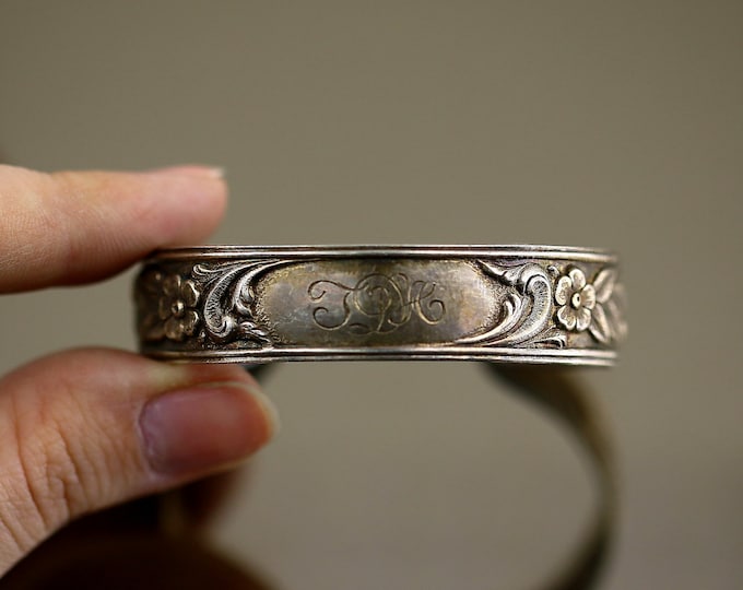 Vintage Antique S Kirk & Son Engraving Abbreviation JDA Flowers Floral Design Cuff Bracelet 925 Sterling Silver BR 210