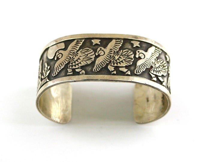Vintage Floyd Becenti Jr (1st mark) & Lloyd Becenti Navajo Southwestern Birds Scene Design Cuff Bracelet 925 Sterling Silver BR 375