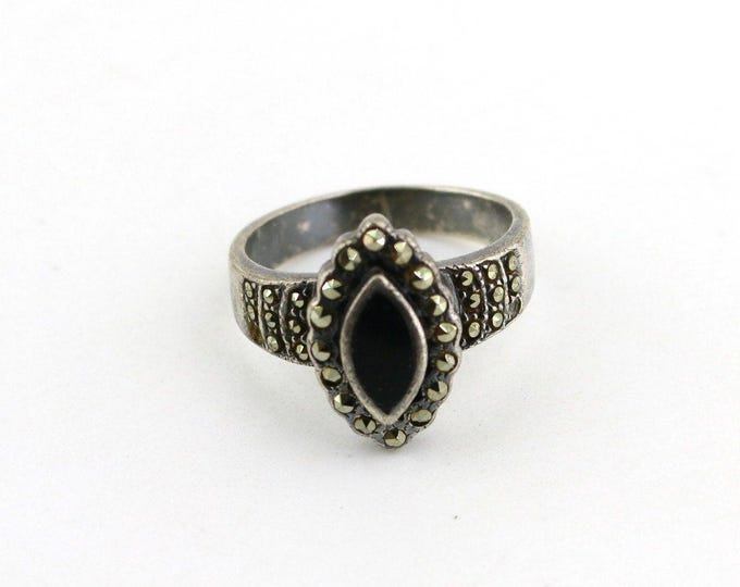 Vintage Black Onyx Marcasite Ring Thailand Sterling Silver Size 7.5 RG 977K