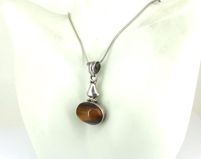 Vintage Gorgeous Tiger's Eye Design Pendant /Necklace Silver  925 Sterling NC 823