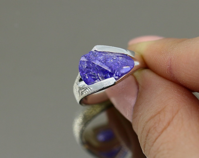 Vintage Size 7 Purple Crystal Design Ring 925 Sterling  RG 3971