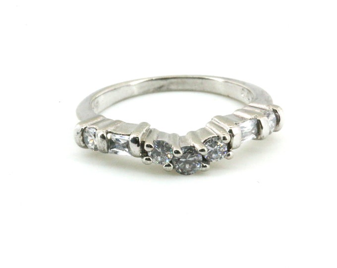 Vintage Size 5.75 White CZ Crystals  Simple Design Ring Silver  925 Sterling Ring RG 478