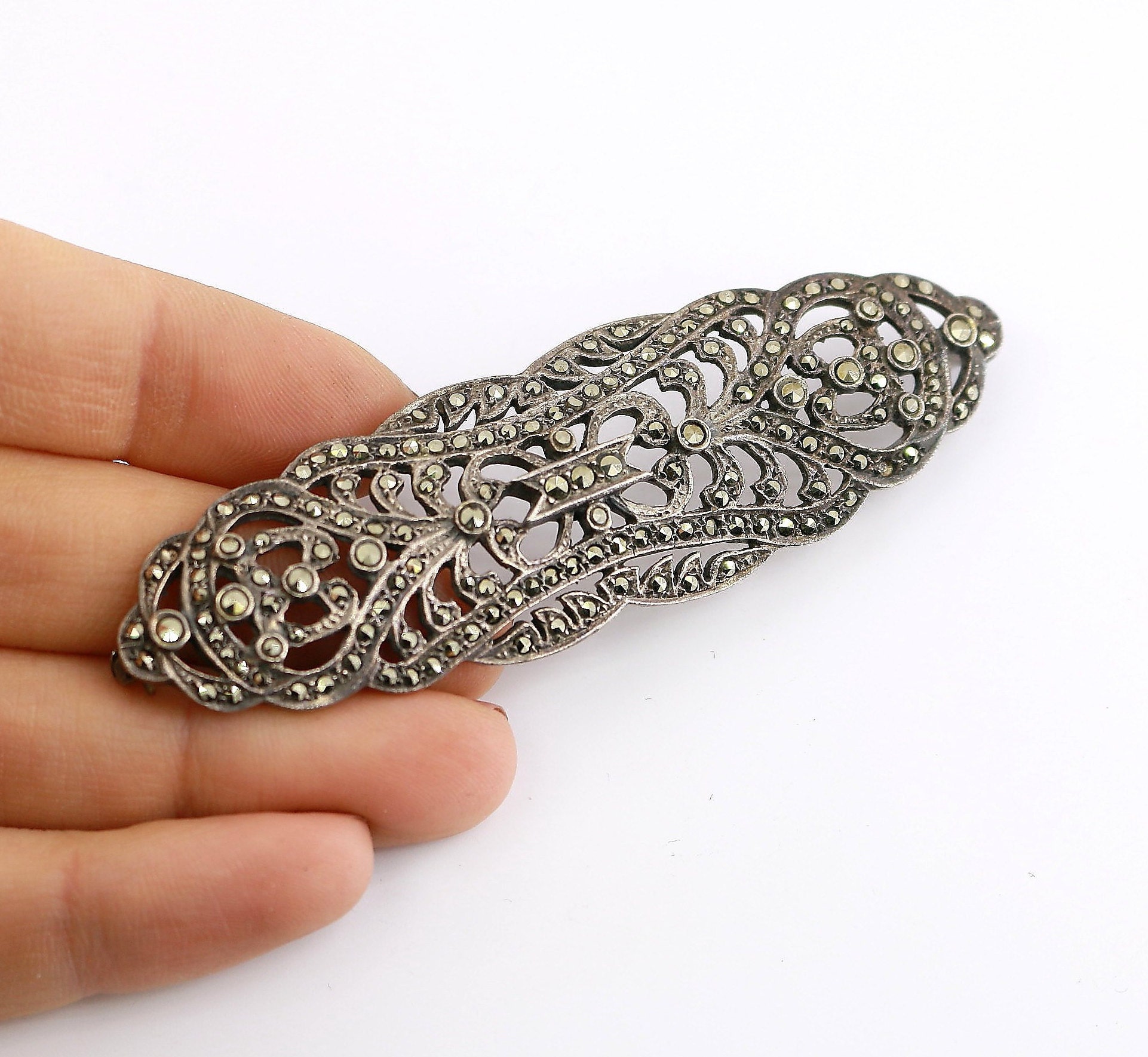 Vintage Beautiful Large Elegant Scroll Marcasite Design Pin