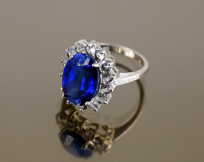 Vintage Sparkling Azure Dark Blue And White Oval Shape Crystals Cz Design Ring 925 Sterling Silver Size 7.25 Rg 4161