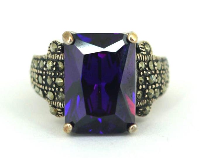 Vintage Purple Faceted Glass & Marcasite Women Band Ring Size 5.5 RG 481