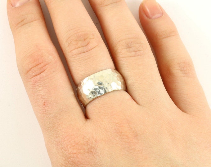 Vintage Size 8 Hammered Band Design Ring 925 Sterling Rg 1495