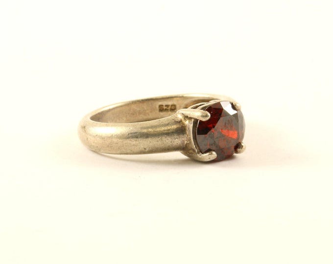 Vintage Round Red Garnet Crystal Design Ring 925 Sterling Silver RG 4230