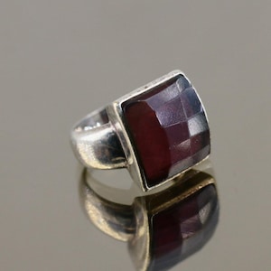 Vintage Red Square Crystal Plain Simple Design Ring (925) Sterling Silver Size 7 RG 4453a