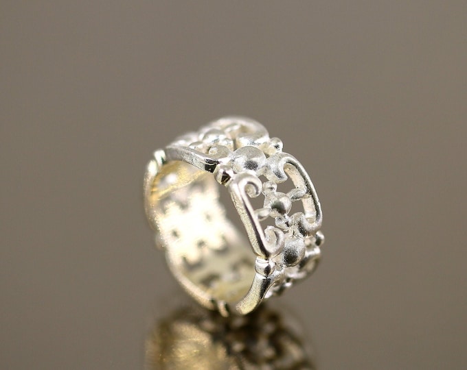 Vintage Size 7 Scroll Cut Matte Finish Design Band Ring 925 Sterling Silver RG 4397