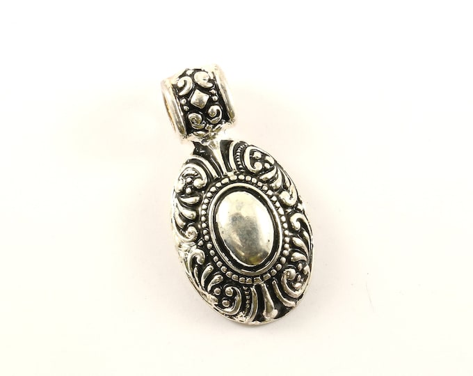 Vintage Oval Scroll Design Pendant 925 Sterling  PD 2035