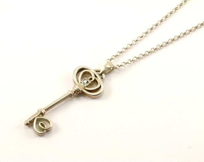 Vintage 18 Inch Key Design Pendant Necklace 925 Sterling Silver NC 1292