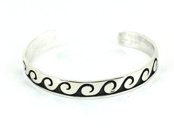 Vintage 7 In Native American Hopi Cuff Bracelet Sterling Silver BR 303