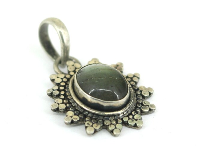 Vintage Labradorite Oval Stone Drop Shape Design Pendant 925 Sterling PD 2573