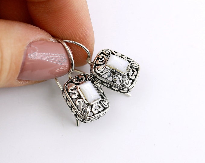 Vintage Beautiful Scroll MOP Mother of Pearl Design Drop Dangle Earrings 925 Sterling ER 1387