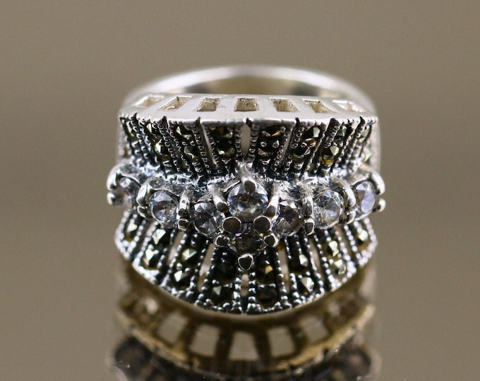 Vintage Shiny Sparkling Crystals CZ Marcasite Design Ring 925 Sterling Silver Size 6 RG 4375