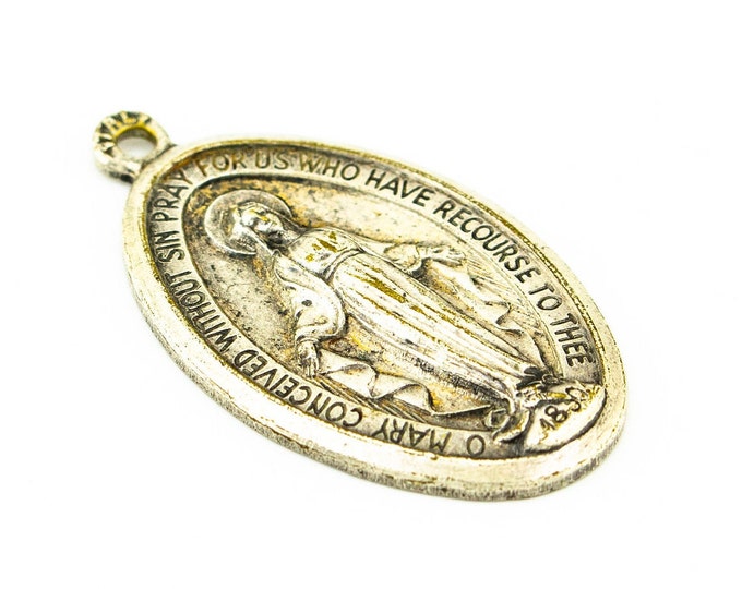 O Mary Conceived Without Sin Pray for Us Who Have Recourse to Thee Etched Oval Mother of God Design Pendant 925 Sterling Silver PD 454Q