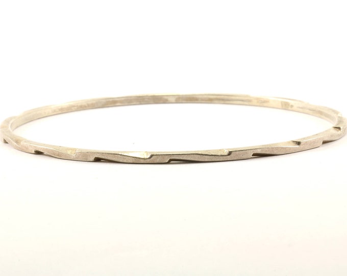 Vintage Thin Textured Design Bangle Bracelet 925 Sterling BR 2761