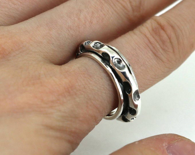 Vintage Size 7 Unisex Hammered Spinner Wide Band Ring Sterling Silver RG 4494