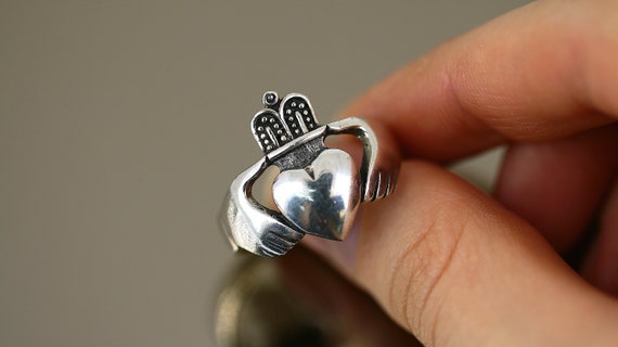 Vintage Size 12.25 Large Irish Claddagh Heart in Hand… - Gem