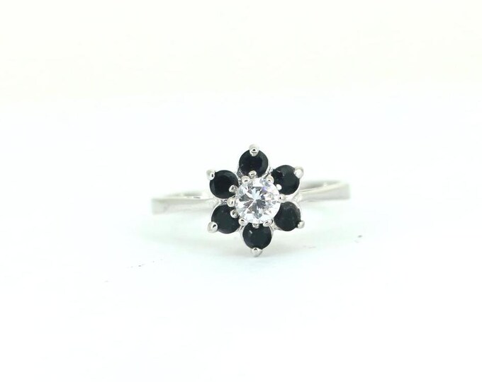 Vintage Size 8.25| Black & White CZ Crystals| Flower Statement Ring 925 Sterling Silver  RG 4779