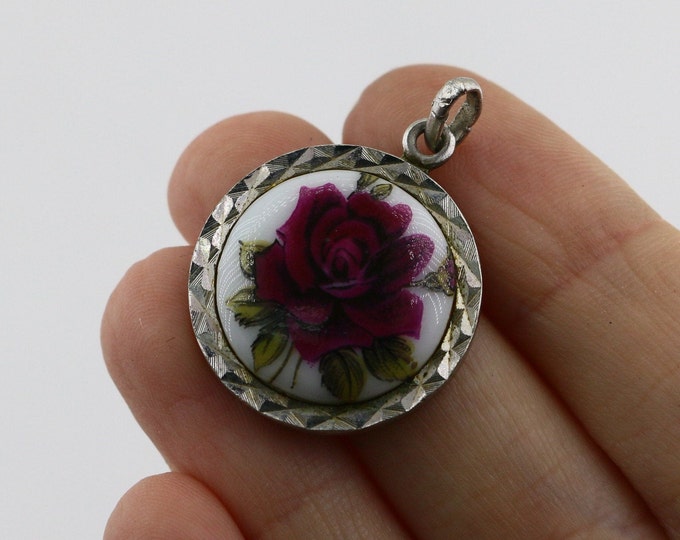 Vintage Rose Flower Diamond Cut Round Design Pendant 925 Sterling PD 2211S