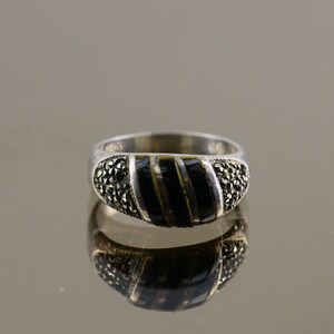 Vintage Size 6.75  Shiny Black Stripes Marcasite Stones Design Ring 925 Sterling Silver Size 6.75 Rg 3381