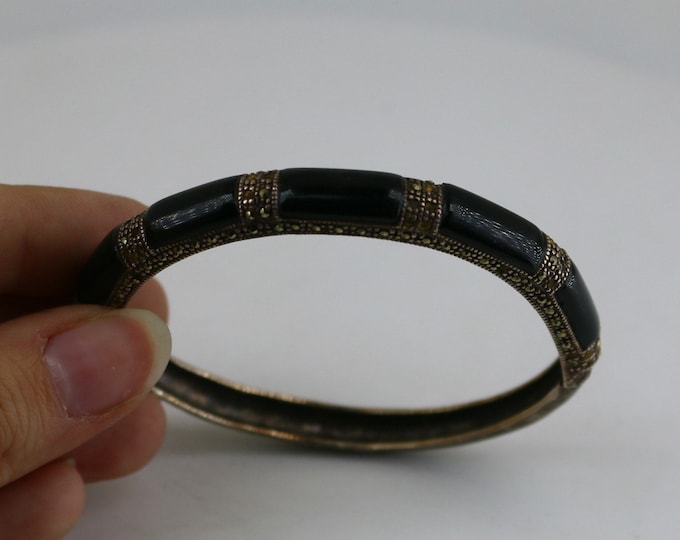 Vintage Tarnished Oval Black Onyx Bars Marcasite Stones Design Bangle Bracelet 925 Sterling BR 614A