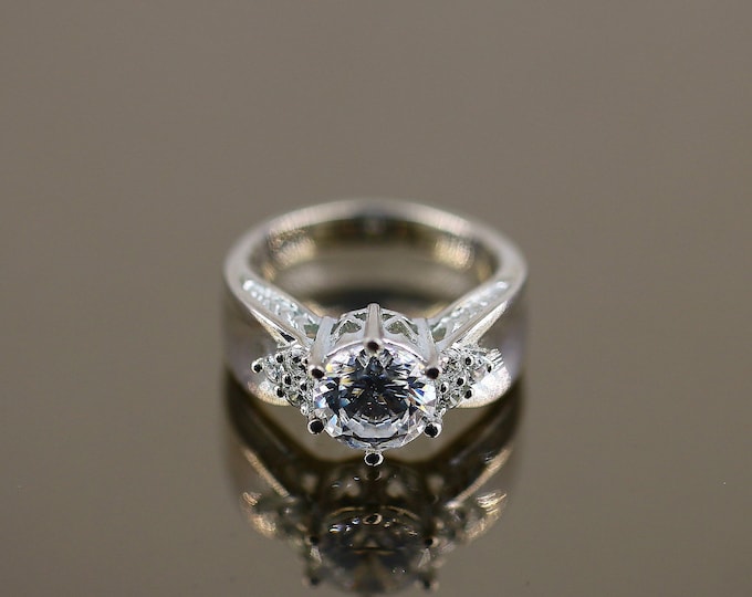 Vintage Size 6 Beautiful White Round Shiny Crystals Design Statement Ring 925 Sterling Silver RG 3685