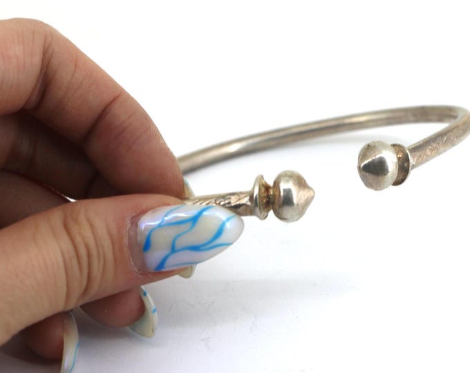 Vintage West Indian Cone Pointed Ends Notches Etched Design Bangle Bracelet  925 Sterling Silver BR 3243