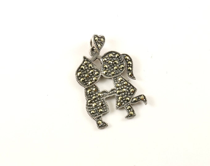 Vintage Beautiful Love Couple Design Marcasite Pendant 925 Sterling Silver PD 2215