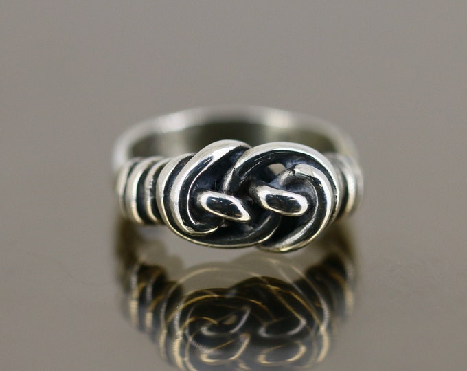 Vintage Size 8.5  Double Knot Twisted Cable Design Ring 925 Sterling RG 582