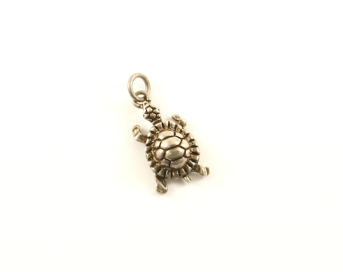 Vintage Small Cute Turtle Design Charm Pendant 925 Sterling PD 2151